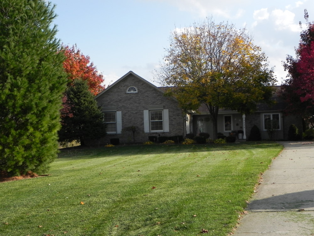 Kellogg Lake Highland MI Lakefront Homes